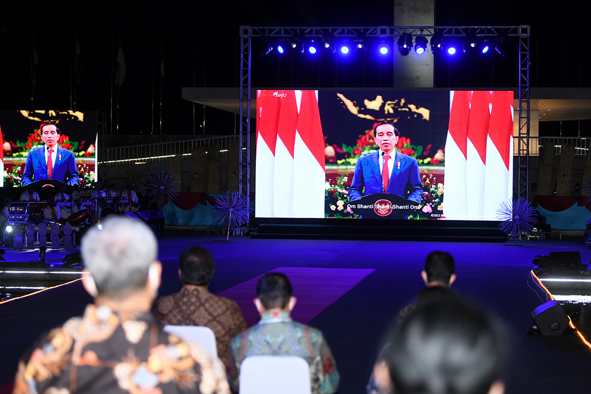 kominfo-menteri-johnny-opening-ceremony-presidensi-G20-indonesia-lap-banteng-AYH-3.jpg