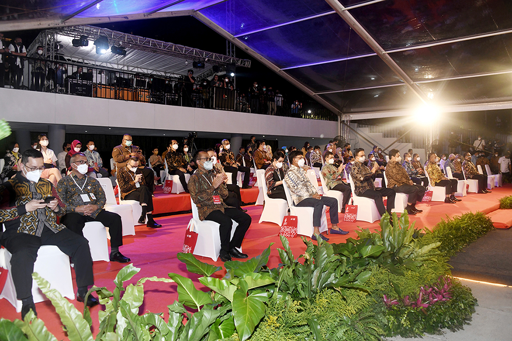 kominfo-menteri-johnny-opening-ceremony-presidensi-G20-indonesia-lap-banteng-AYH-5.jpg