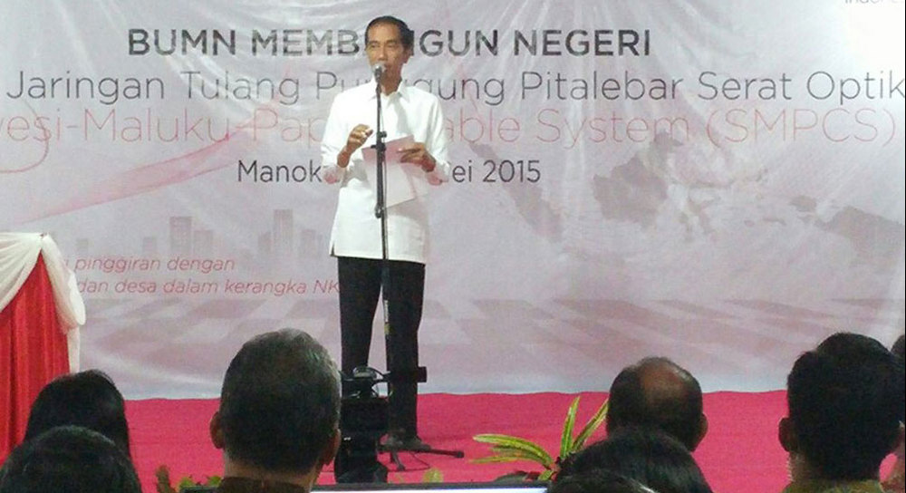 Jokowi Resmikan Kabel Optik Bawah Laut Sulawesi-Maluku-Papua Rp 3,6 Triliun
