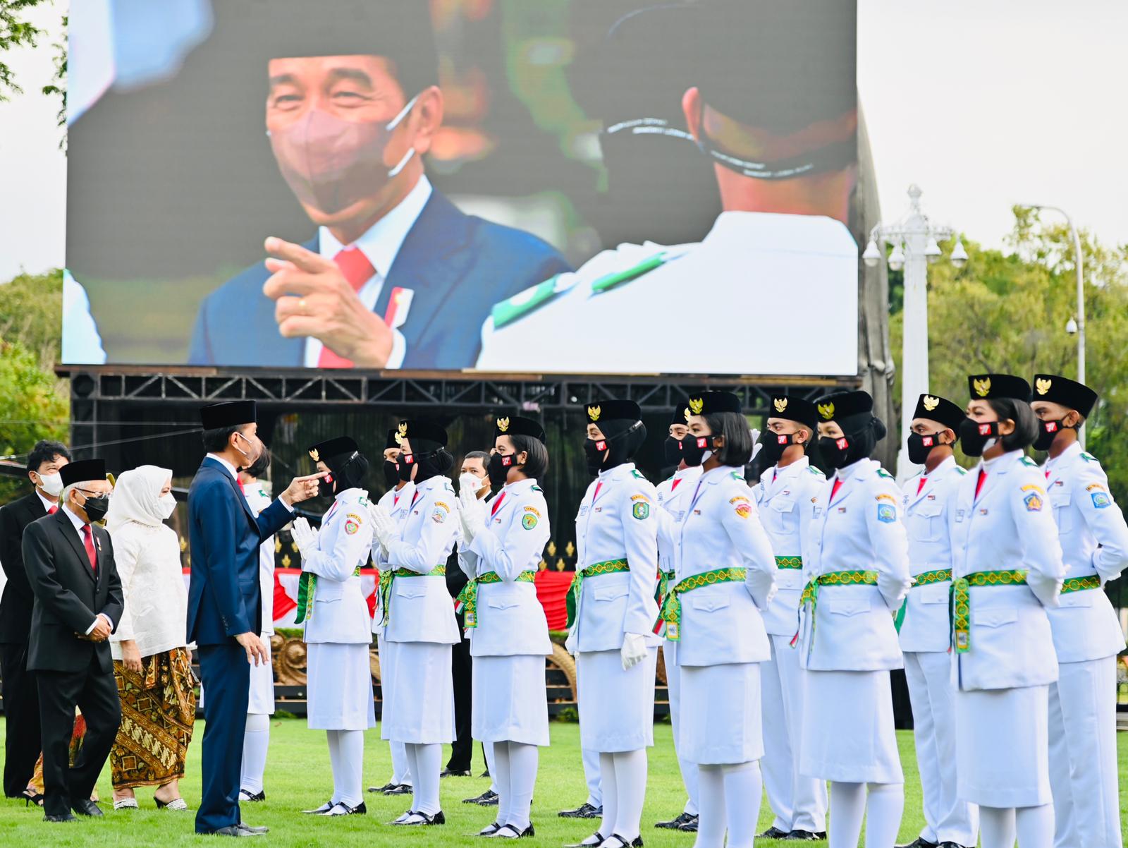 Presiden Joko Widodo Kukuhkan 68 Anggota Paskibraka 2022.