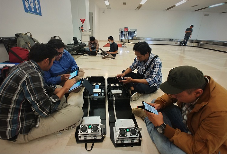 Tim Ditjen PPI sedang uji jaringan di Bandara Makassar